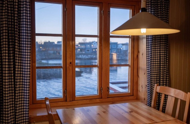 Henningsvær Rorbuer