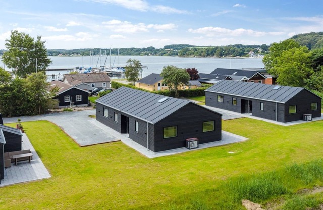 "Henryk" - 75m from the sea by Interhome