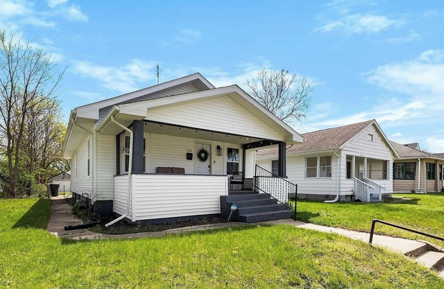 Here come the Irish! 2 BR Home 1 mile from Notre Dame! Sleeps 6 people!