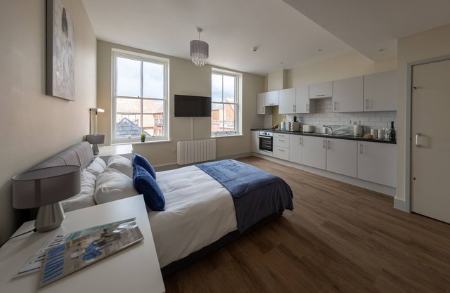 HEREFORD CITY CENTRE – Apartment 7: Stylish 1-Bed in City Centre, Sleeps 2