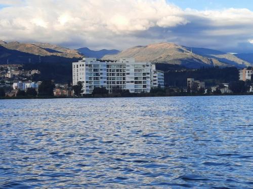 Hermoso Apartamento con Vista al Lago