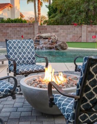 Hidden gem in the Hidden Hills Mini Golf- Pool-Hot Tub-RV parking-EV charger