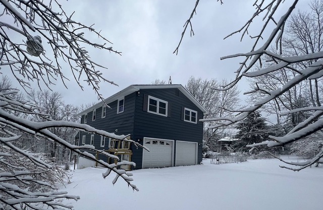 Hidden Poconos Farmhouse – Nearby Ski, Hot Tub + Game Room!