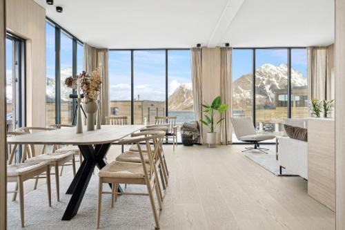 High end cabin with Jacuzzi