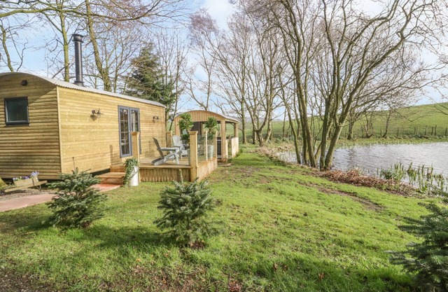 HIGH RIGG SHEPHERD'S DELIGHT, pet friendly in Brampton, Cumbria