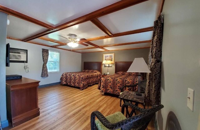 High Springs Country Inn