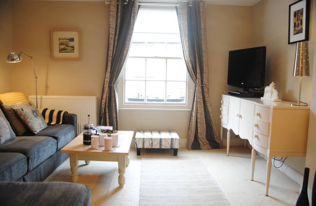 High Street spacious Self contained private Apartment in the heart of Uppingham
