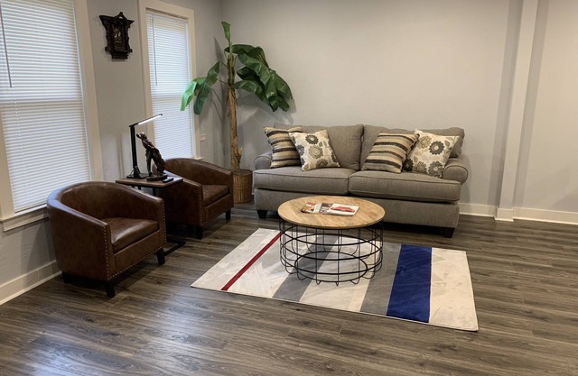 HIGH STYLE ,Plush Midtown Duplex in Overton Square