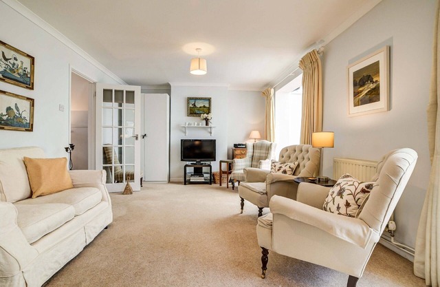 High Trees Blenheim View | Woodstock Holiday Let | 3 Beds & Sleeps 5