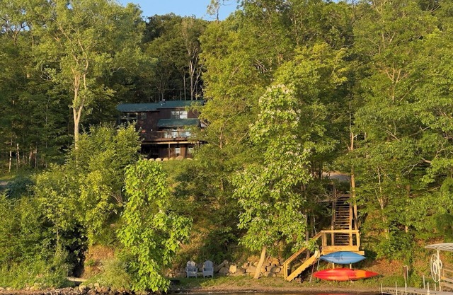 Hillside Cabin | On Keuka Lake | FLX