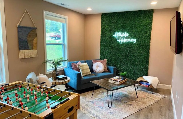 Hillside Hideaway Boho 3BR Home w Gameroom, Waffle Bar, Gas Fire Pit, Mtn Views!