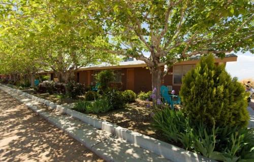 Hilltop Tavern and Inn