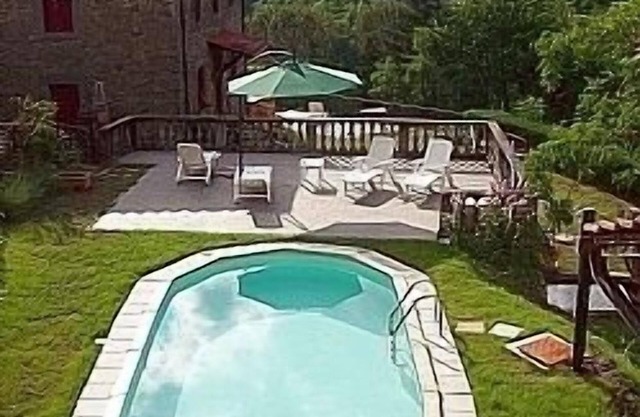 Hilltop Village Lovely House with Private Pool near Bagni di Lucca and Barga