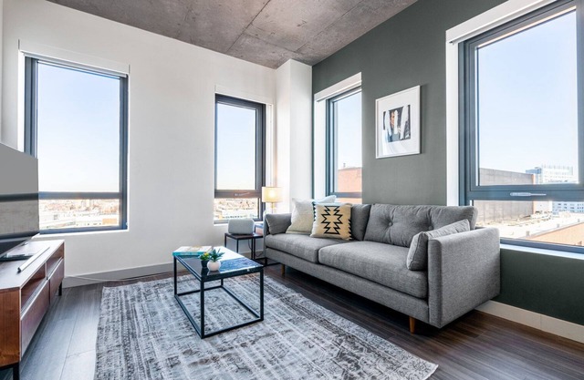 Hip 1BR, Kendall Square, Gym, Doorman, walk to MIT by Blueground