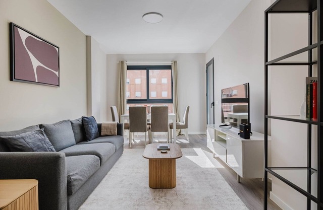 Hip El Atabal 2BR w/Elevator, near Universities, by Blueground