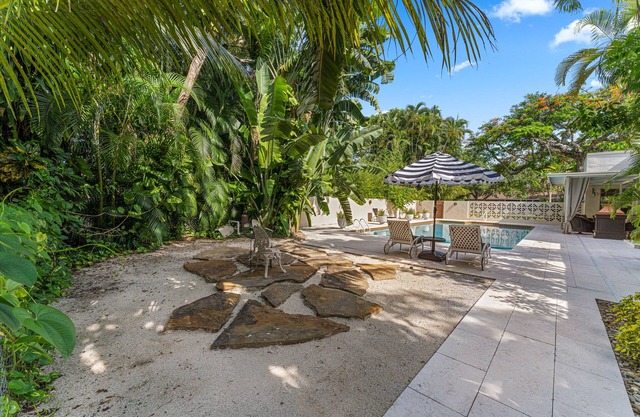 Historic 1920's spanish-style home just off Palm tree lined McGregor Blvd