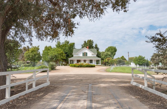 Historic Chandler Ranch Guest Estate