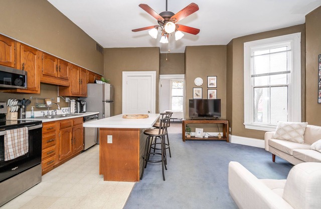 Historic Gem Russell Suite 3 – A Downtown Dream! Walk to Dining & Riverfront