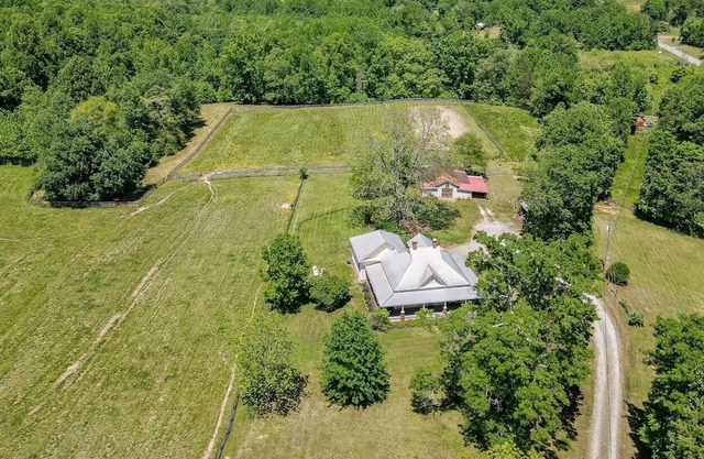 Historic Shoal Creek Acres Farmhouse - Cedar Creek Rentals LLC
