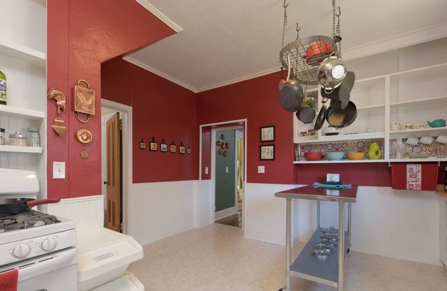 Historic Victorian House in the Heart of downtown Astoria