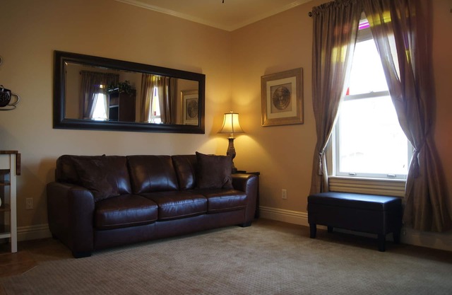 Historic Victorian Unit Close to Conv Ctr, DT, Zoo, Coronado, Balboa Park, Beach