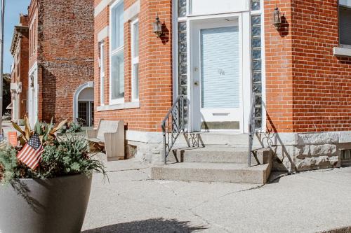 Historic Wi-fi Pet Friendly Purdue