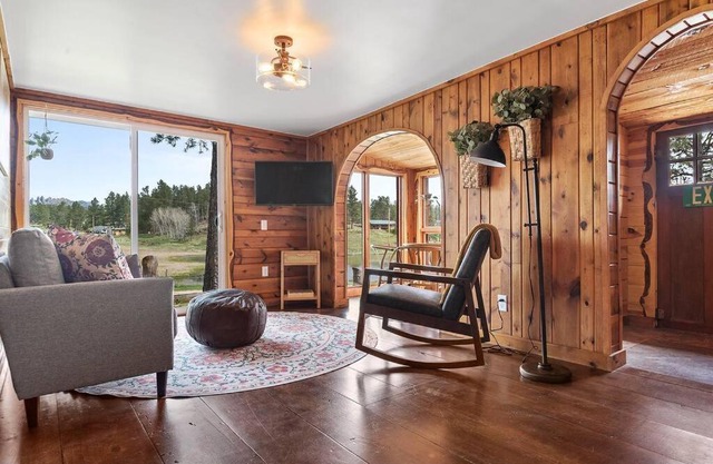 Hobbit Hole Cathedral Spires View BHBungalows #3