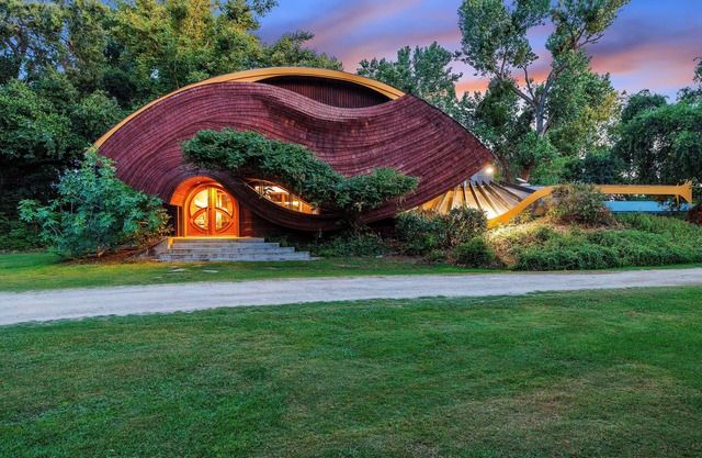 Hobbit House at Collins Creek