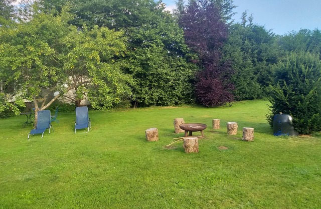 Hochwald- Spacious room with private shower, toilet, fridge, coffee/tea.