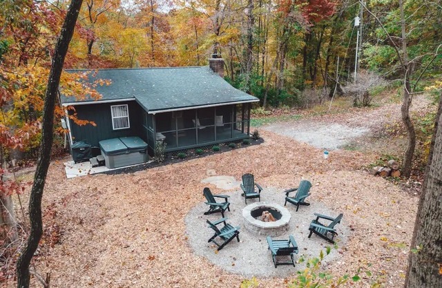 Hocking Hollows, cabin on 22 acres