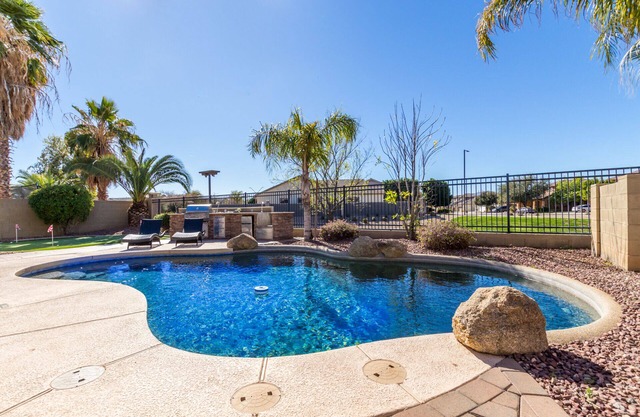 Hole in One with pool and putting green!