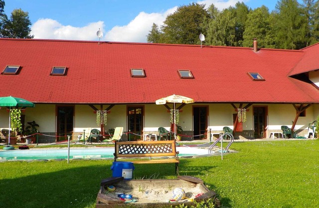 Holiday apartment with an outdoor pool and WiFi
