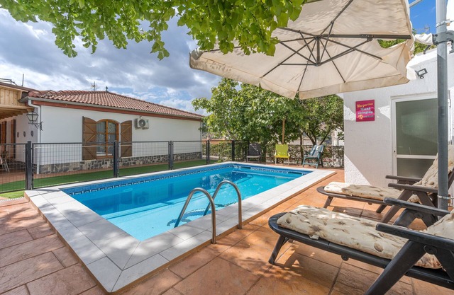 Holiday Home 'Casa Rural Vista Blanca' with Mountain View, Wi-Fi and Air Conditioning