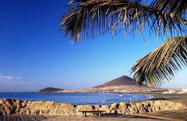 Holiday Accommodation "El Medano" with beach view