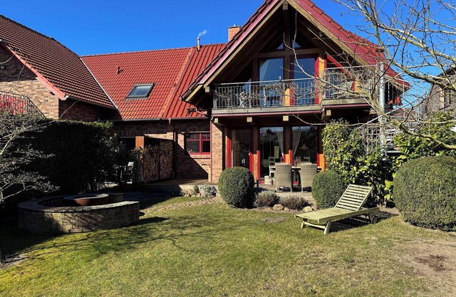 Holiday apartment with covered south-facing balcony