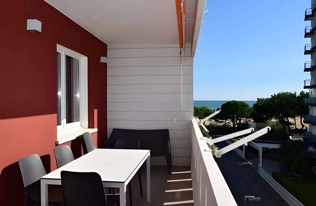 Holiday apartment with balcony and air conditioning
