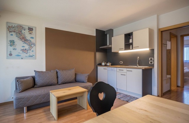 Holiday Apartment "Durnbrunn 2" with Mountain View, Wi-Fi, Garden & Terrace