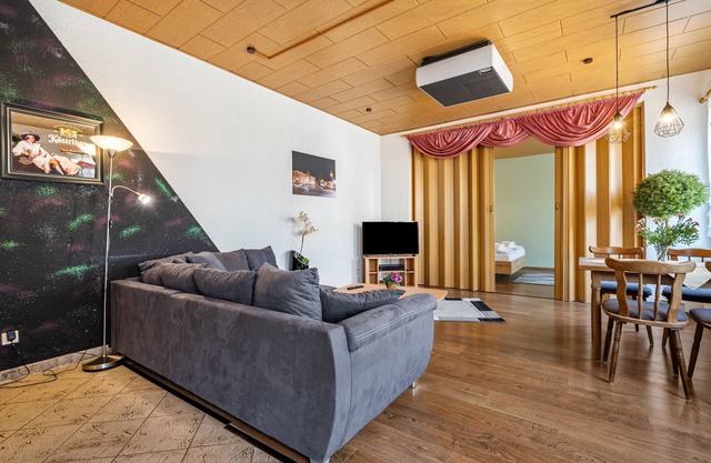 Holiday Apartment 'Ferienhaus Nestwärme' with Private Terrace, Private Garden and Wi-Fi