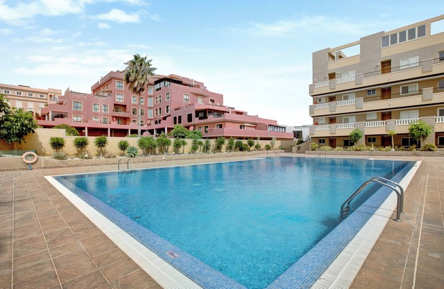 Holiday Apartment 'La Perla D22 By Médano Rentals' with Shared Pool, Balcony and Wi-Fi