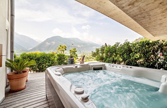 Holiday Apartment "Langstein Sonnenblume" with Mountain View, Balcony & Wi-Fi