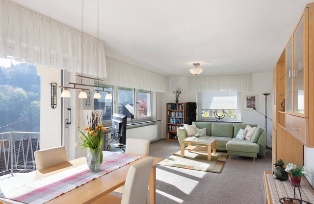 Holiday Apartment 'Rheinblick' with Balcony and Wi-Fi