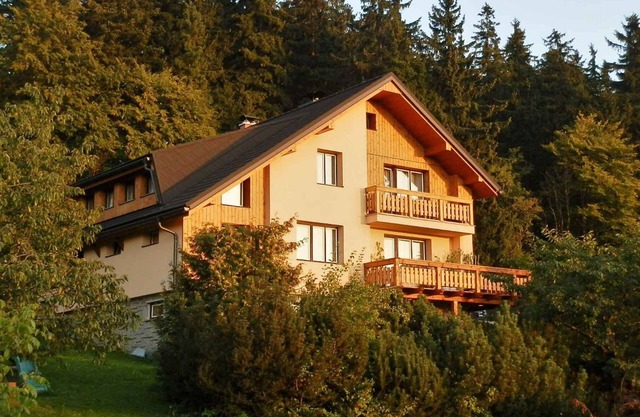 Holiday apartment with separate entrance