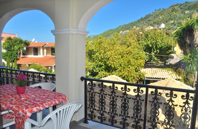 Holiday Apartments yannis on Agios Gordios beach in Corfu