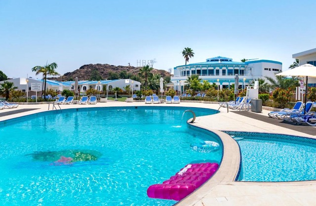 Holiday Beach Resort