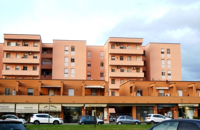 HOLIDAY BY CARLO Vic Hospital