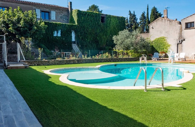Holiday Home in Montbrun with Pool & Vineyards