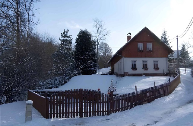 Holiday home with outdoor swimming pool