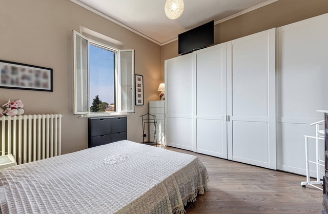 Holiday Home 'House of Flowers' with Balcony and Wi-Fi