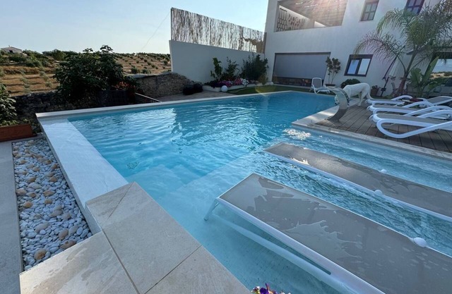 Holiday Home 'Casa Del Olivo Lucio En Alomartes' with Mountain Views