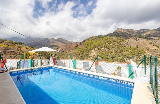 Holiday Home 'Cortijo La Abuela' with Mountain View, Wi-Fi and Air Conditioning